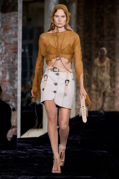Look 4
